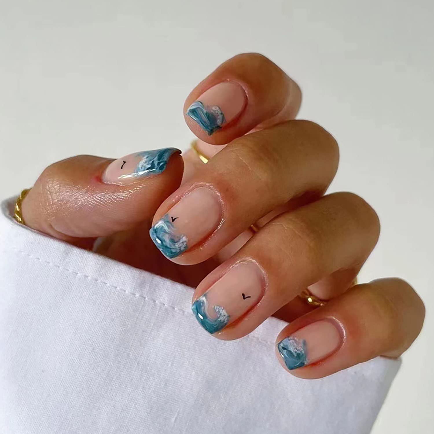 Summer Press on Nails Short Square French Tip Fake Nails Full Cover False Nails with Blue Sea Wave and Birds Designs Glossy False Nails with Nail Glue Artificial Acrylic Nails for Women Girls 24 Pcs