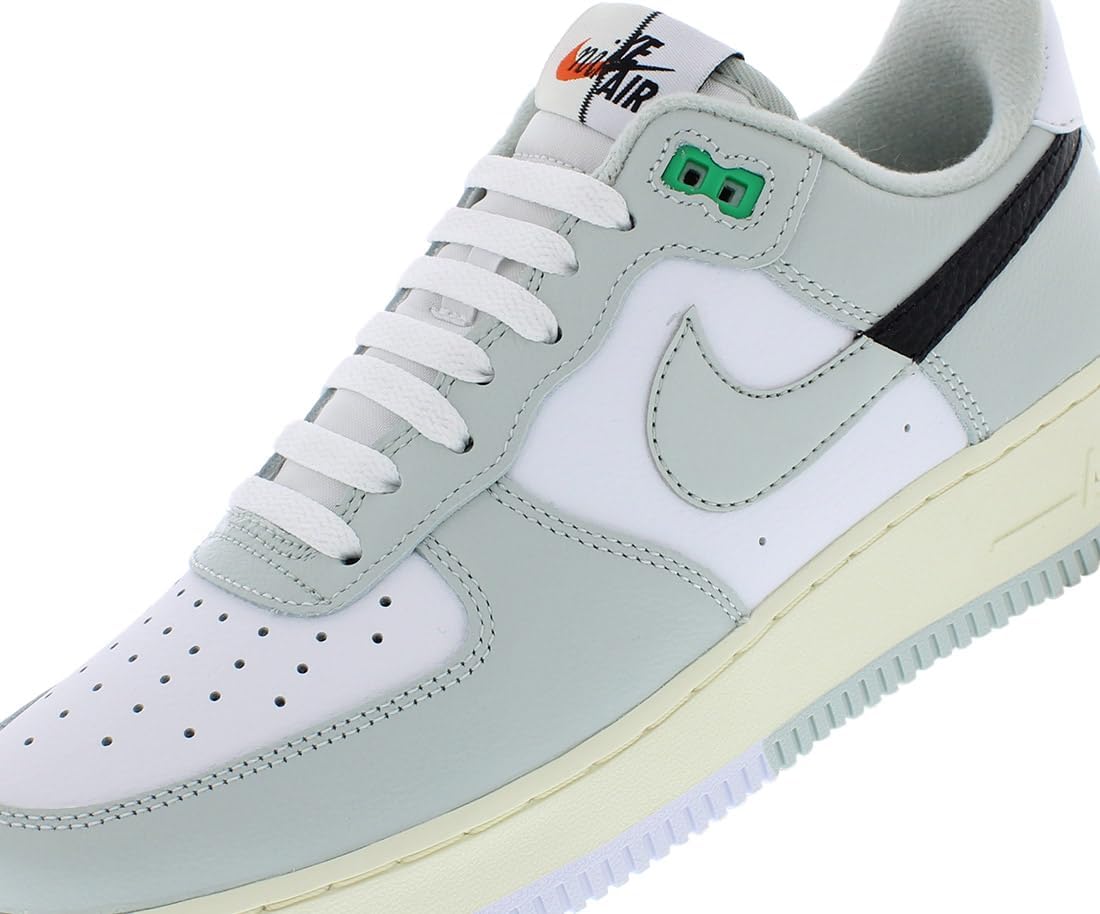 Nike mens Air Force 1 '07 LV8