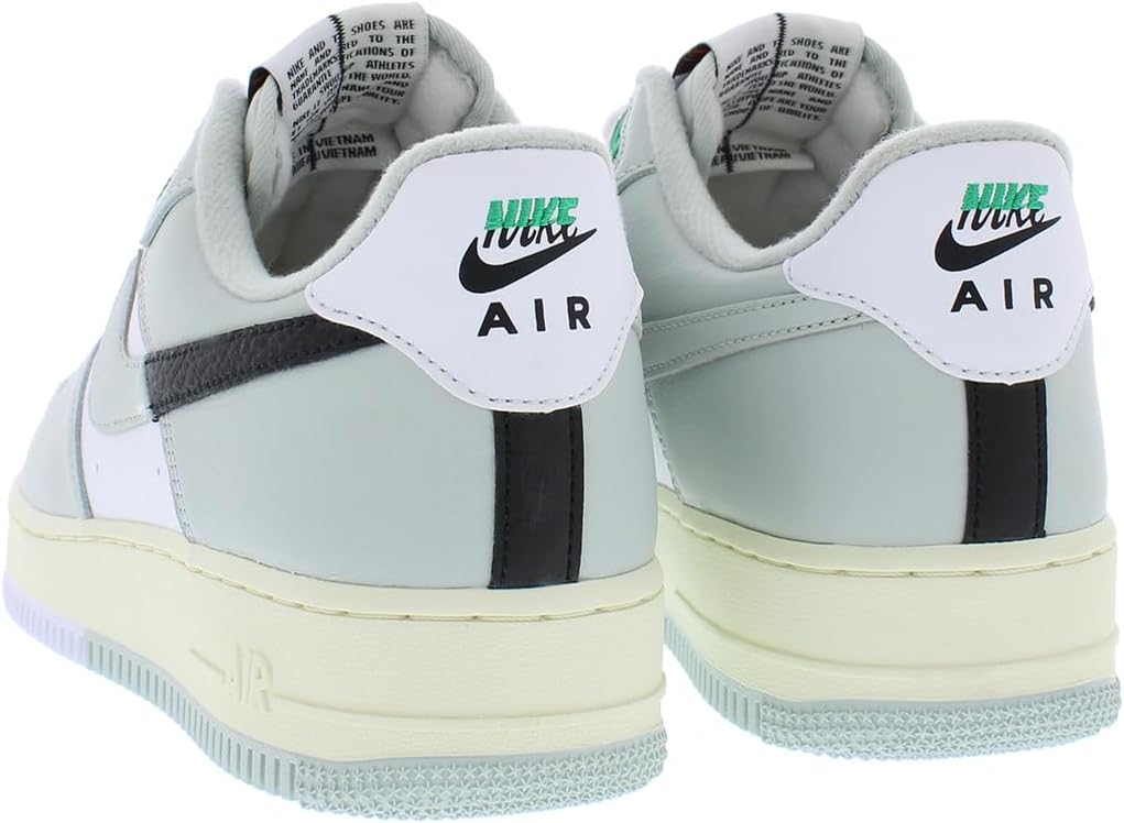 Nike mens Air Force 1 '07 LV8