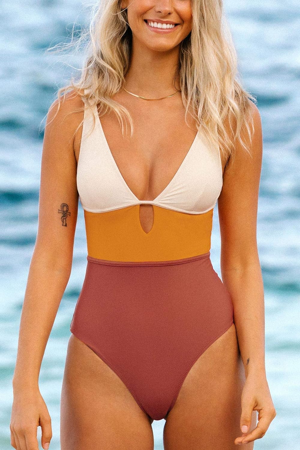 CUPSHE Women's One Piece Swimsuit Color Block Keyhole Cutout Bathing Suit