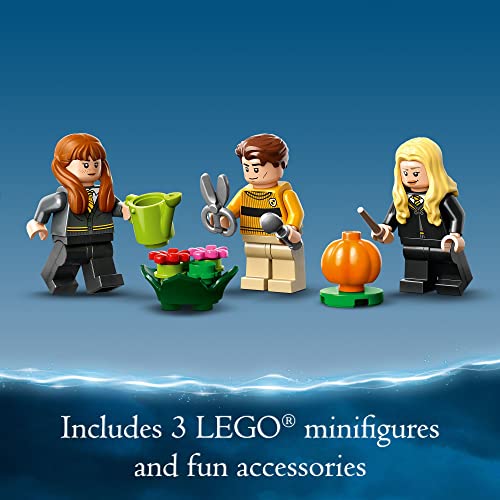 LEGO Harry Potter Hufflepuff House Banner 76412 Hogwarts Castle Common Room, Wall Decoration, Building Set with 3 Minifigures and Mandrake, Collectible Harry Potter Toy, Gift Idea for Boys Girls Kids