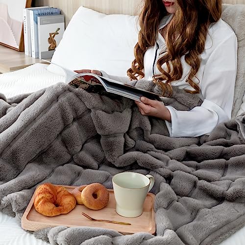 Cozy Bliss Faux Fur Throw Blanket for Couch, Cozy Soft Plush Thick Winter Blanket for Sofa Bedroom Living Room, 50 * 60 Inches Grey