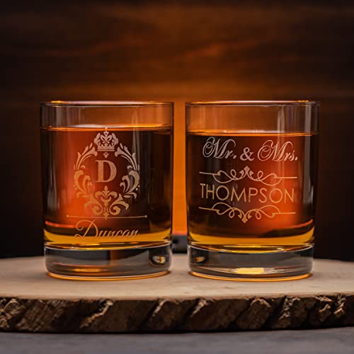 Personalized Whiskey Decanter Set – Engraved Glass Cups Drinking Glasses Set of 2 – Custom Whiskey Glasses Drinking Set – Whiskey Gifts for Men, Him, Wedding, Groomsman