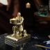 HDMbigmi King's Guard Kneeling Knight Candlestick Holders Resin Posture TeaLight Holder Warrior Mobile Phone Stand Pen Holder Candle Holder for Restaurant, Altar, Home Table(Bronze)