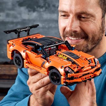 LEGO Technic Chevrolet Corvette ZR1 42093 Building Kit (579 Pieces)