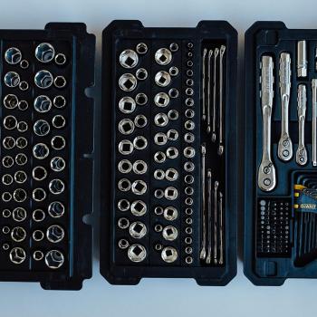 DEWALT Mechanic Tool Set, 226 Pieces, 1/4",3/8" and 1/2" Drive, with Ratchets, Sockets, hex keys and more (DWMT45226)