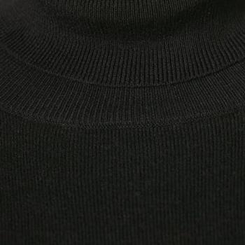 Amazon Essentials Women's Classic-Fit Lightweight Long-Sleeve Turtleneck Sweater (Available in Plus Size), Black, Medium