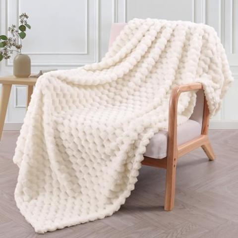 Exclusivo Mezcla Extra Large Soft Fleece Throw Blanket, 50x70 Inches 3D Clouds Stylish Jacquard Throw Blanket for Couch, Cozy Soft Lightweight for All Season, Ivory Blanket