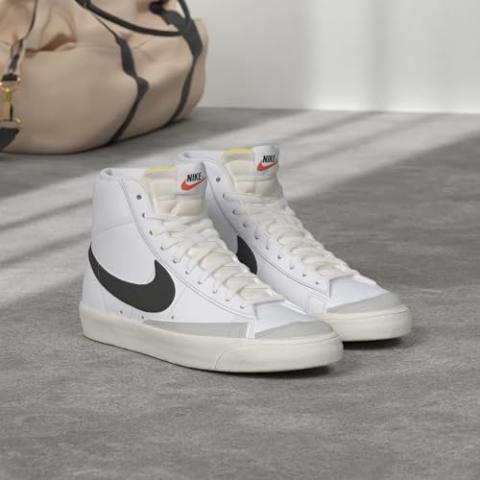 Nike mens Blazer Mid 77 Vintage