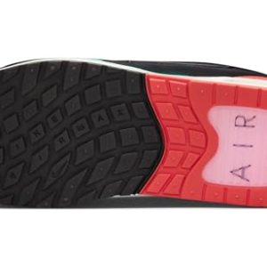 Nike Men’s Low Sneakers – Classic Comfort
