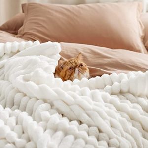 Bedsure White Throw Blanket: Cozy Gift for Her