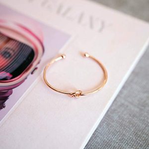 PAVOI Gold Love Knot Bracelet: Timeless Gift for Women