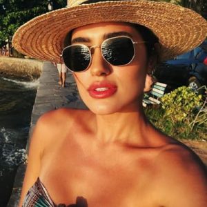 Polarized Trendy Square Sunglasses with UV Protection