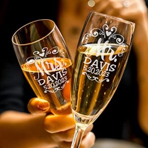 Mr Mrs Twisty Stem Champagne Flutes Set – Engraved Pair