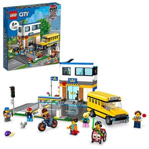 LEGO City School Day Playset 60329 (433 Pieces)