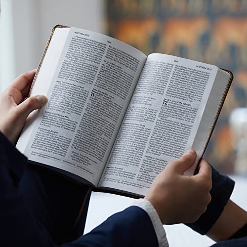 NKJV Holy Bible for Kids - Verse Art Purple Leathersoft - Image 6